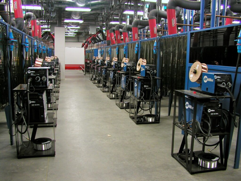 WELDING BOOTH - CURTAIN FRONT / FREE STANDING - Image 2