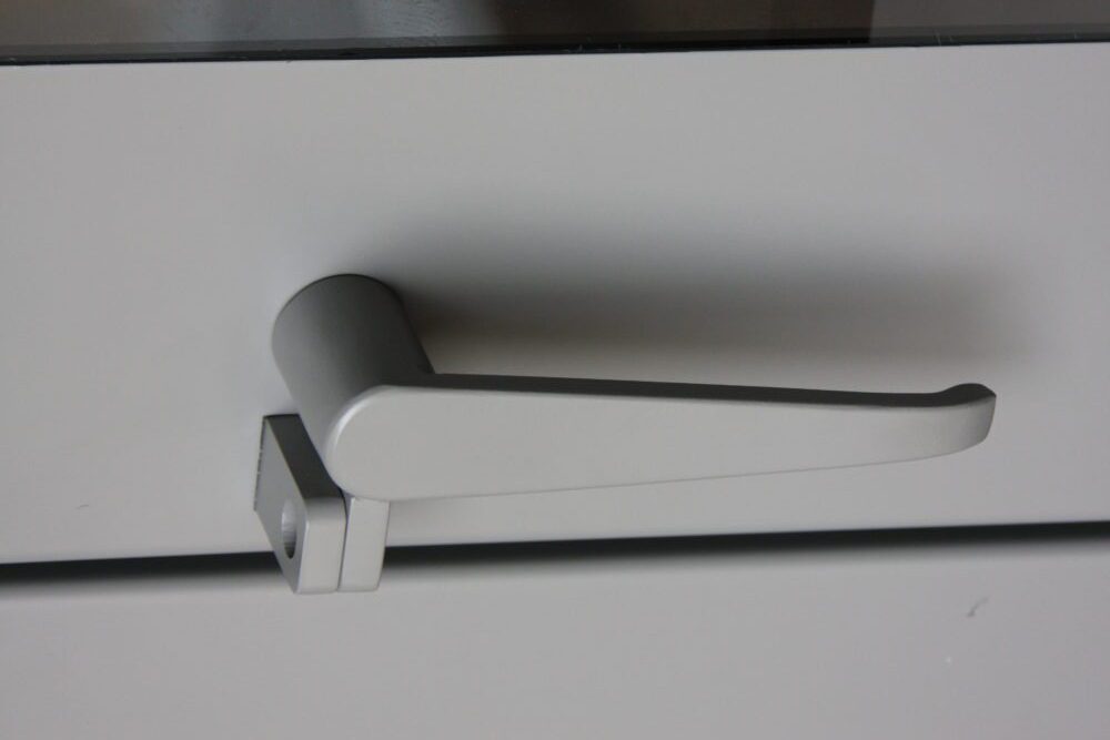 EX HEAVY DUTY SLOPED TOP STORAGE CABINET - Image 4